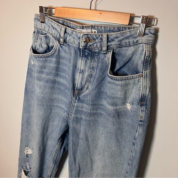 Zara Distressed Jeans Women’s 8 High Waisted‎ Mom Fit Denim Medium Wash Raw Hem - Picture 2 of 8